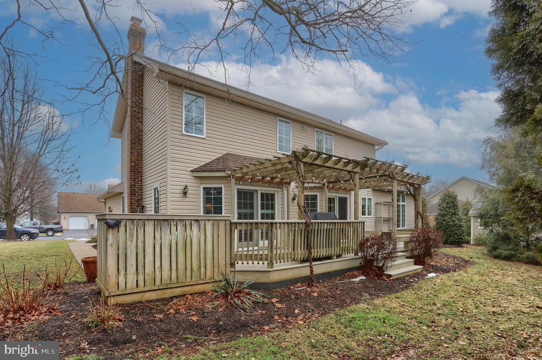 SOUTHGATE MANOR - Residential