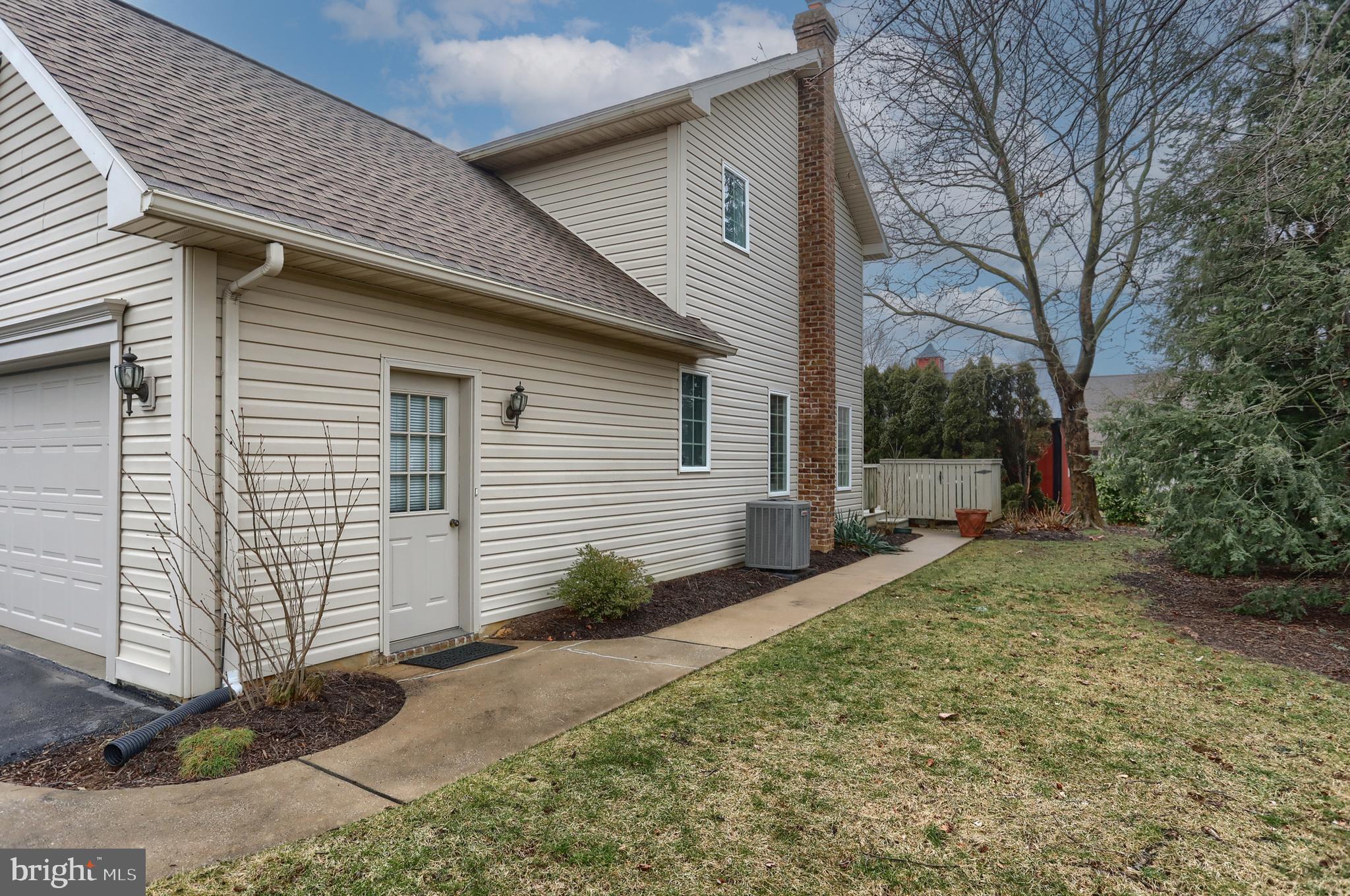 SOUTHGATE MANOR - Residential