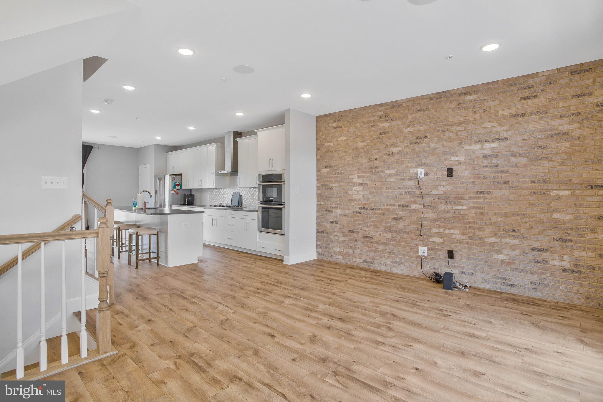 HAMILTON PARK - Residential