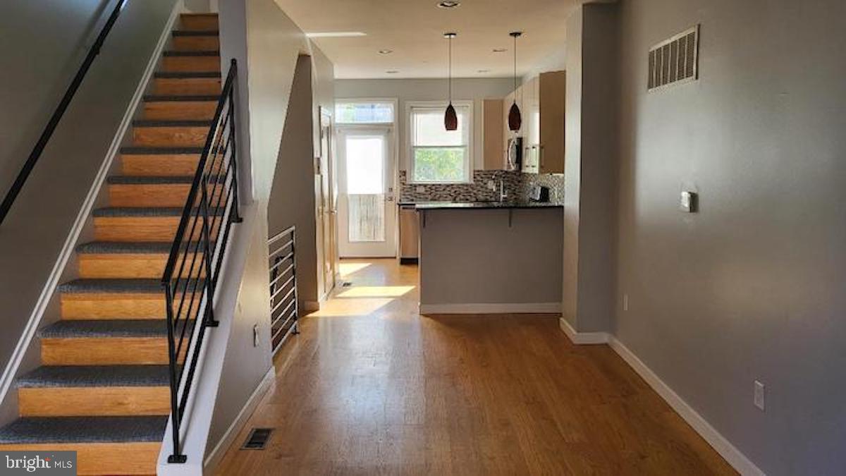 POINT BREEZE - Residential Lease