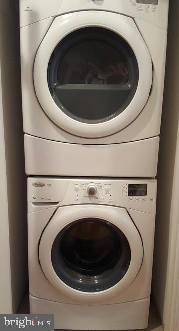 POINT BREEZE - Residential Lease