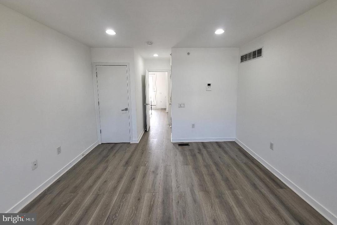 POINT BREEZE - Residential Lease