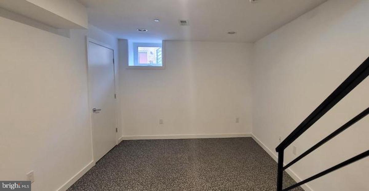 POINT BREEZE - Residential Lease