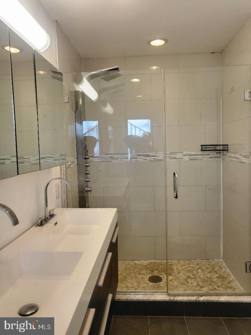 POINT BREEZE - Residential Lease