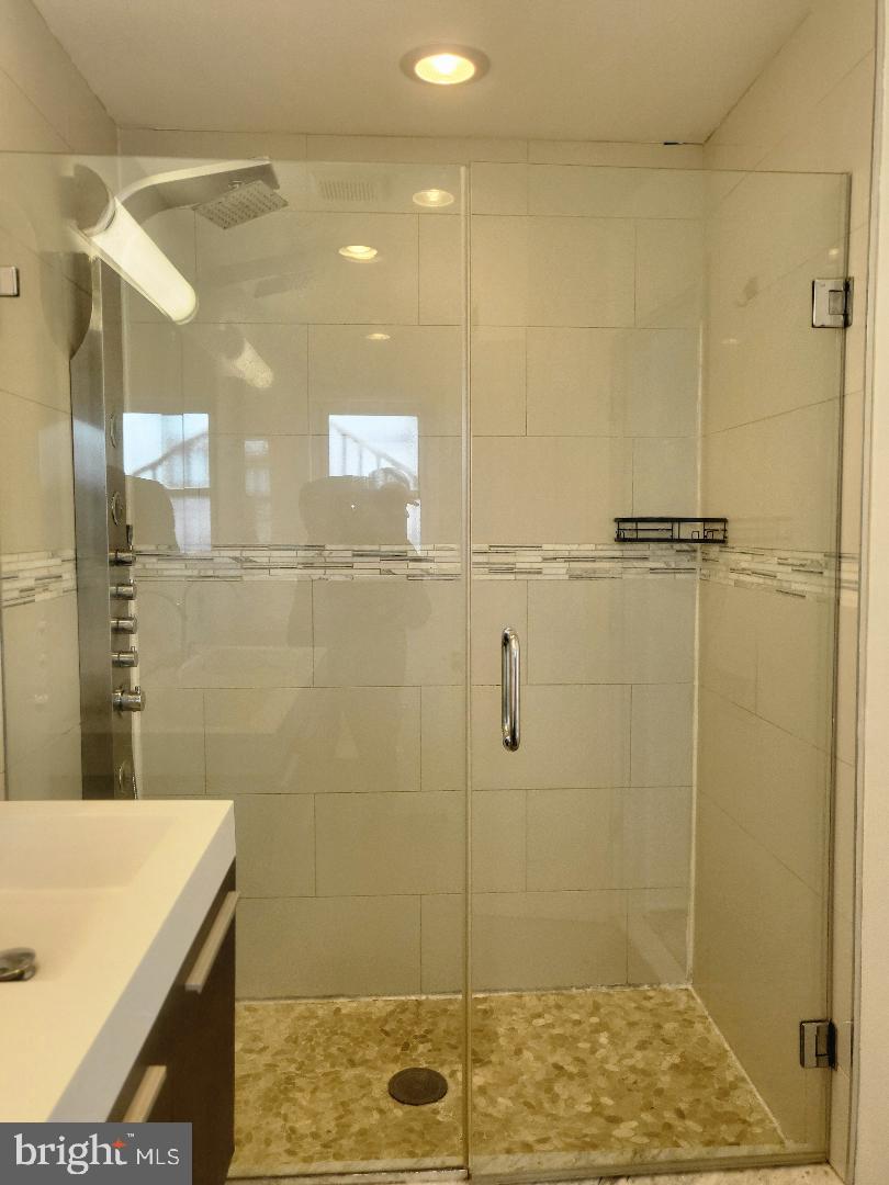 POINT BREEZE - Residential Lease