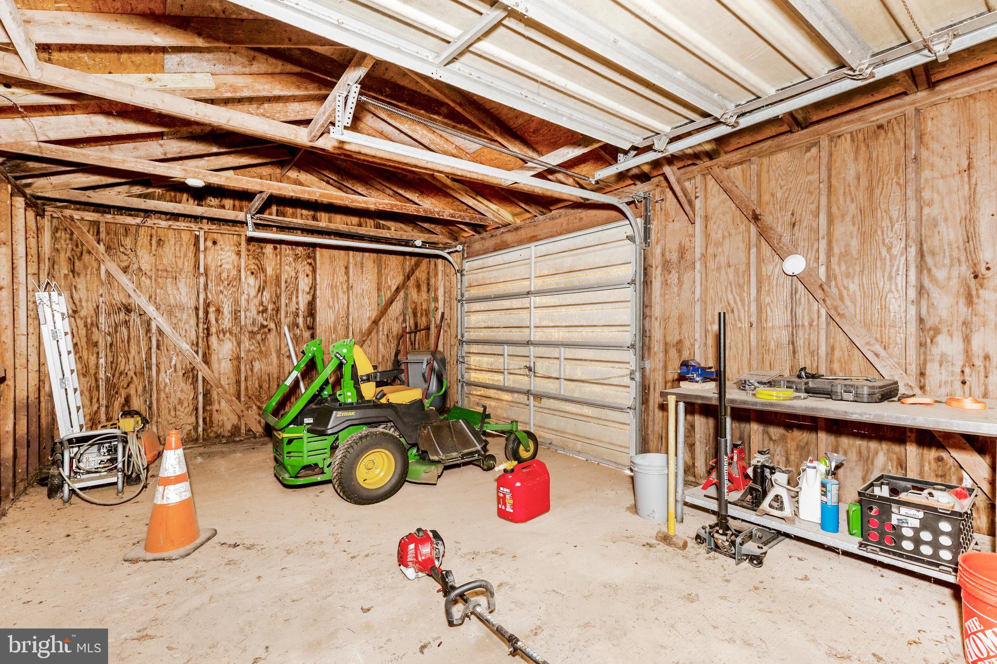 BROOK VALLEY FARMS - Residential