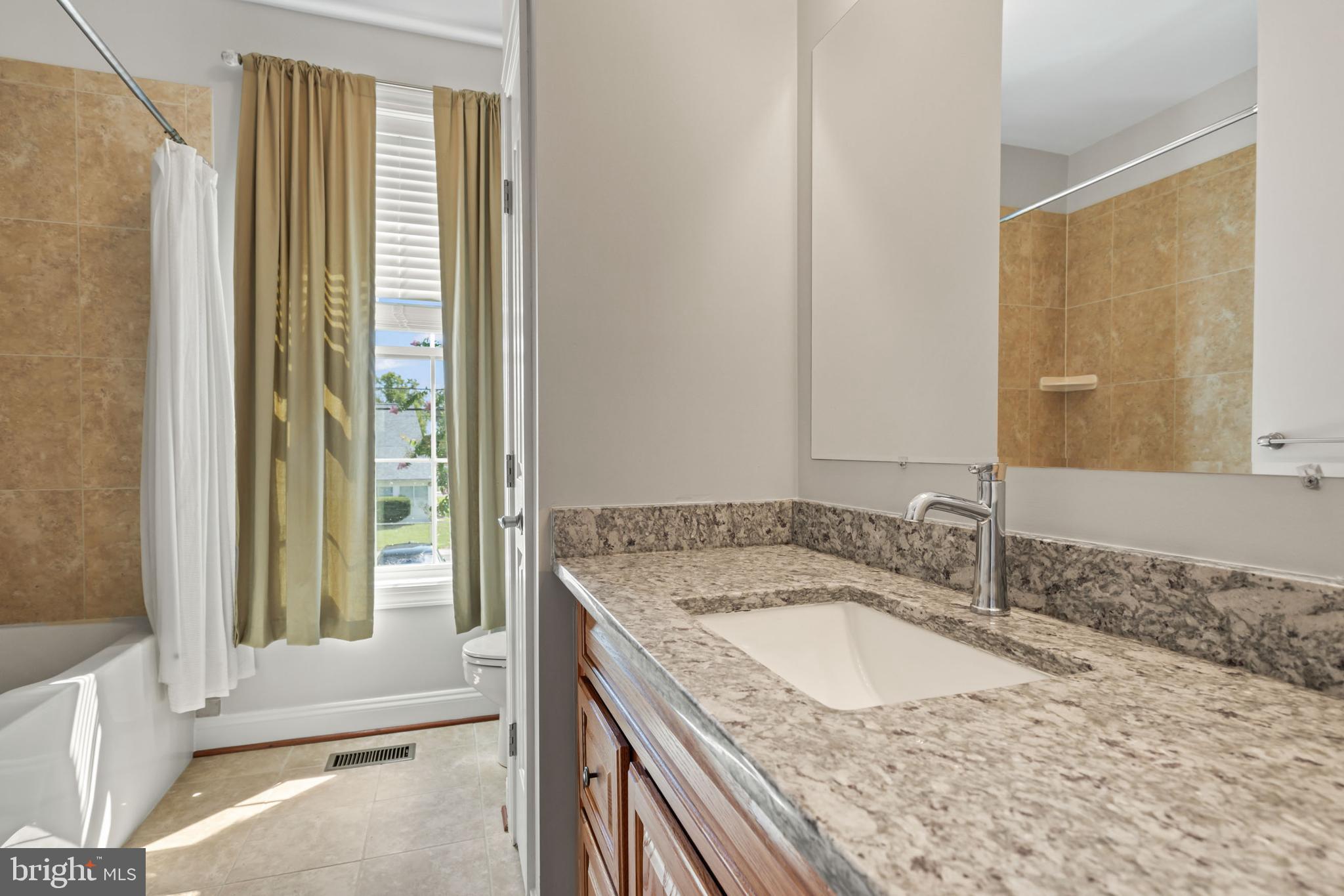 LYNCH POINT - Residential