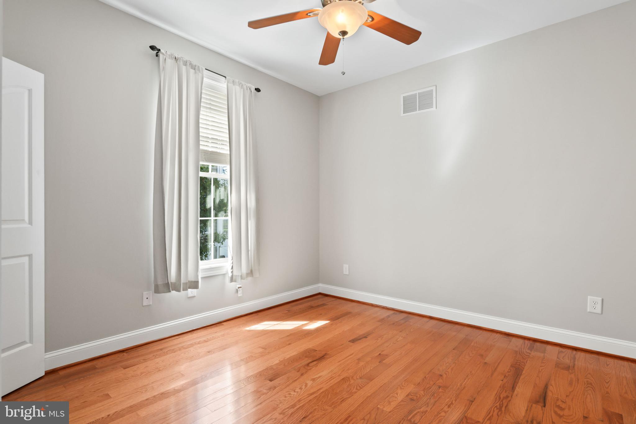 LYNCH POINT - Residential