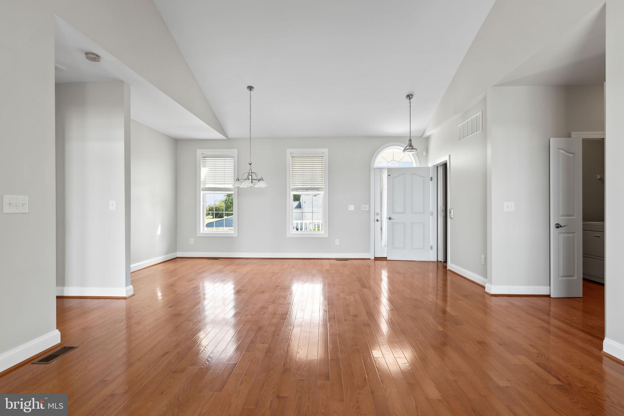 LYNCH POINT - Residential