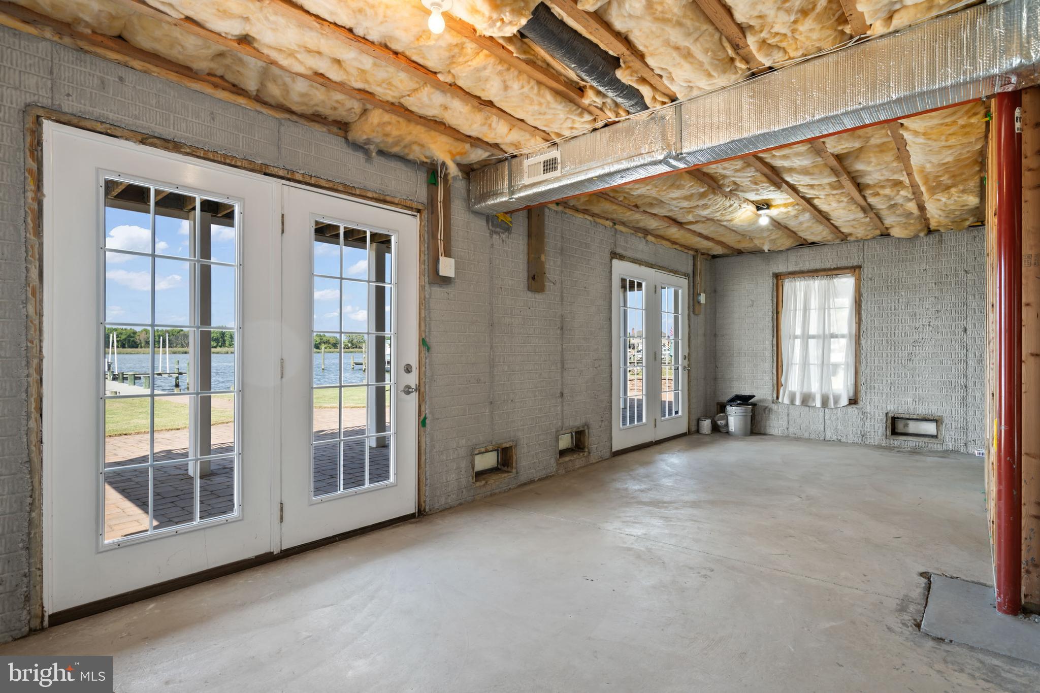 LYNCH POINT - Residential