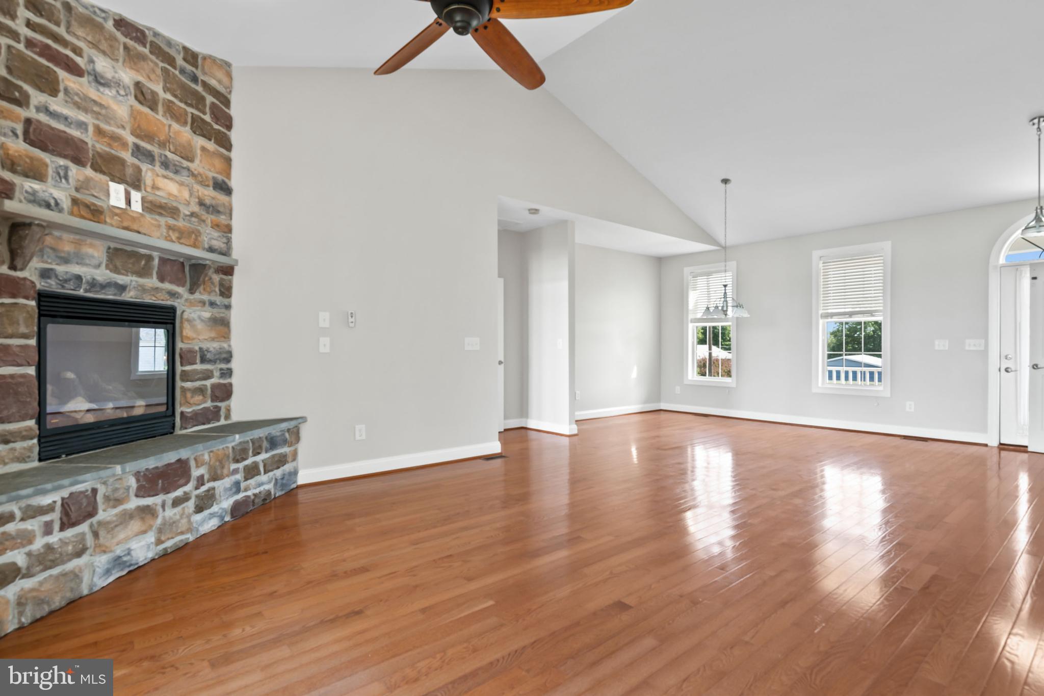 LYNCH POINT - Residential