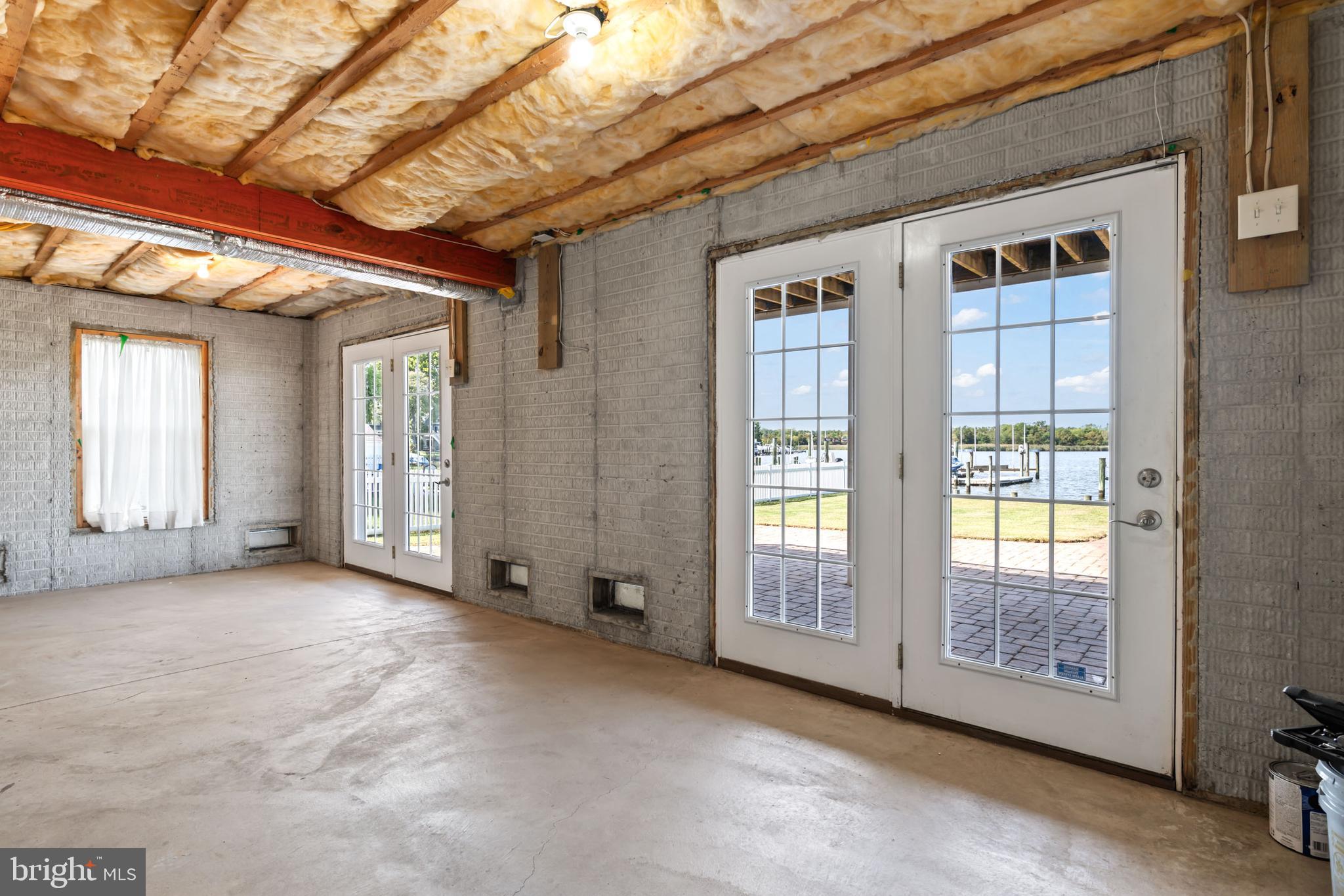 LYNCH POINT - Residential