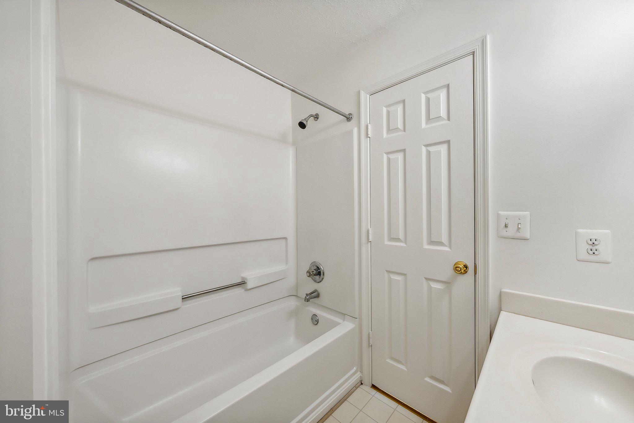 BONIWOOD - Residential Lease