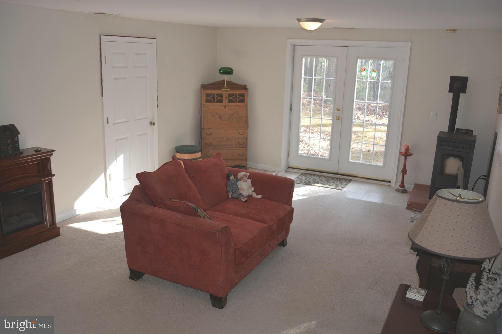 QUAKER WOODS - Residential