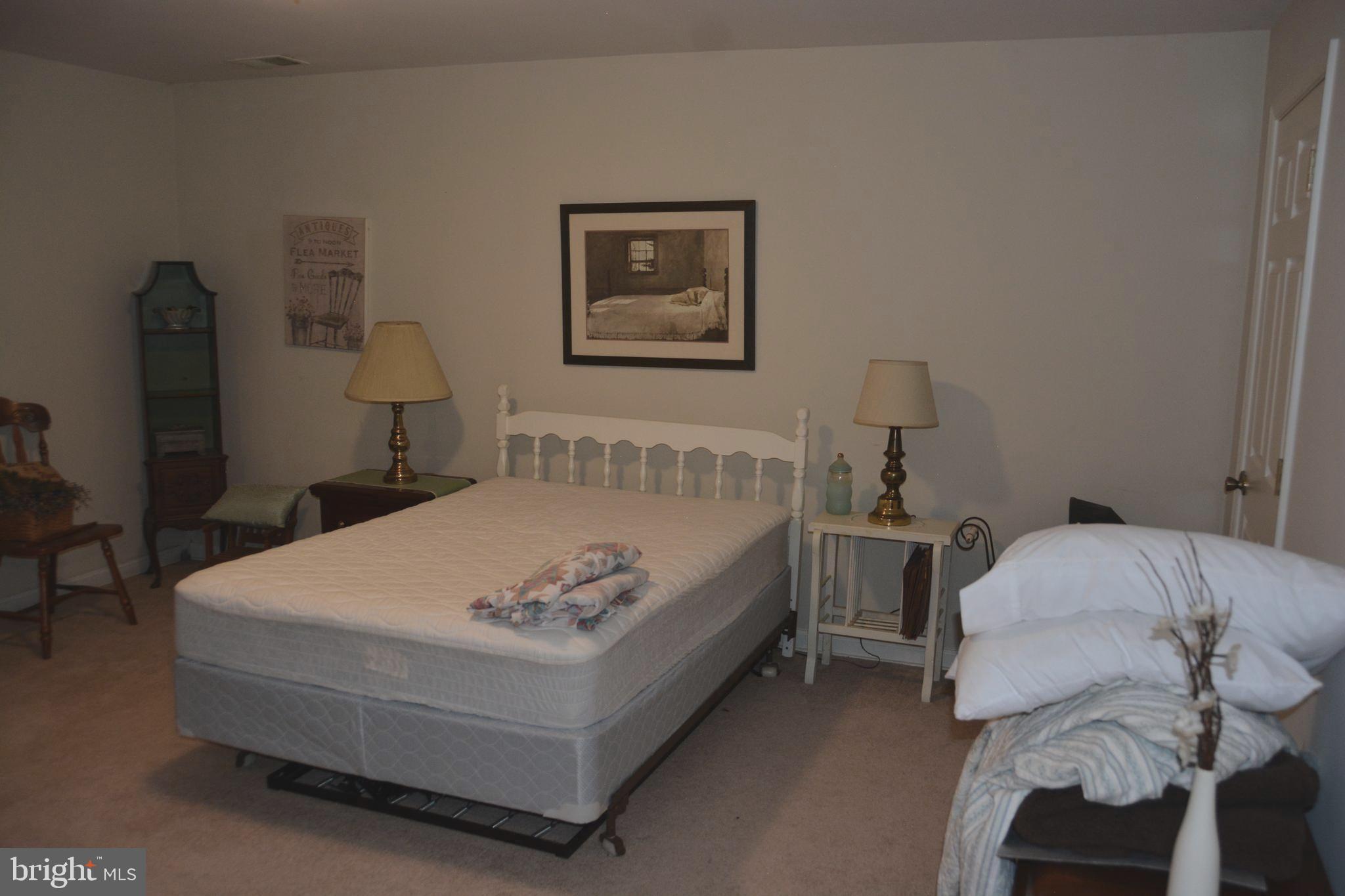 QUAKER WOODS - Residential