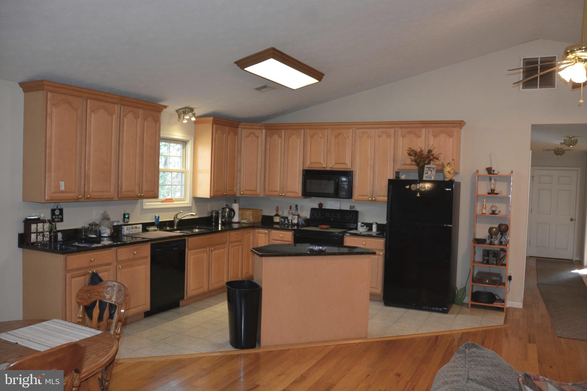 QUAKER WOODS - Residential