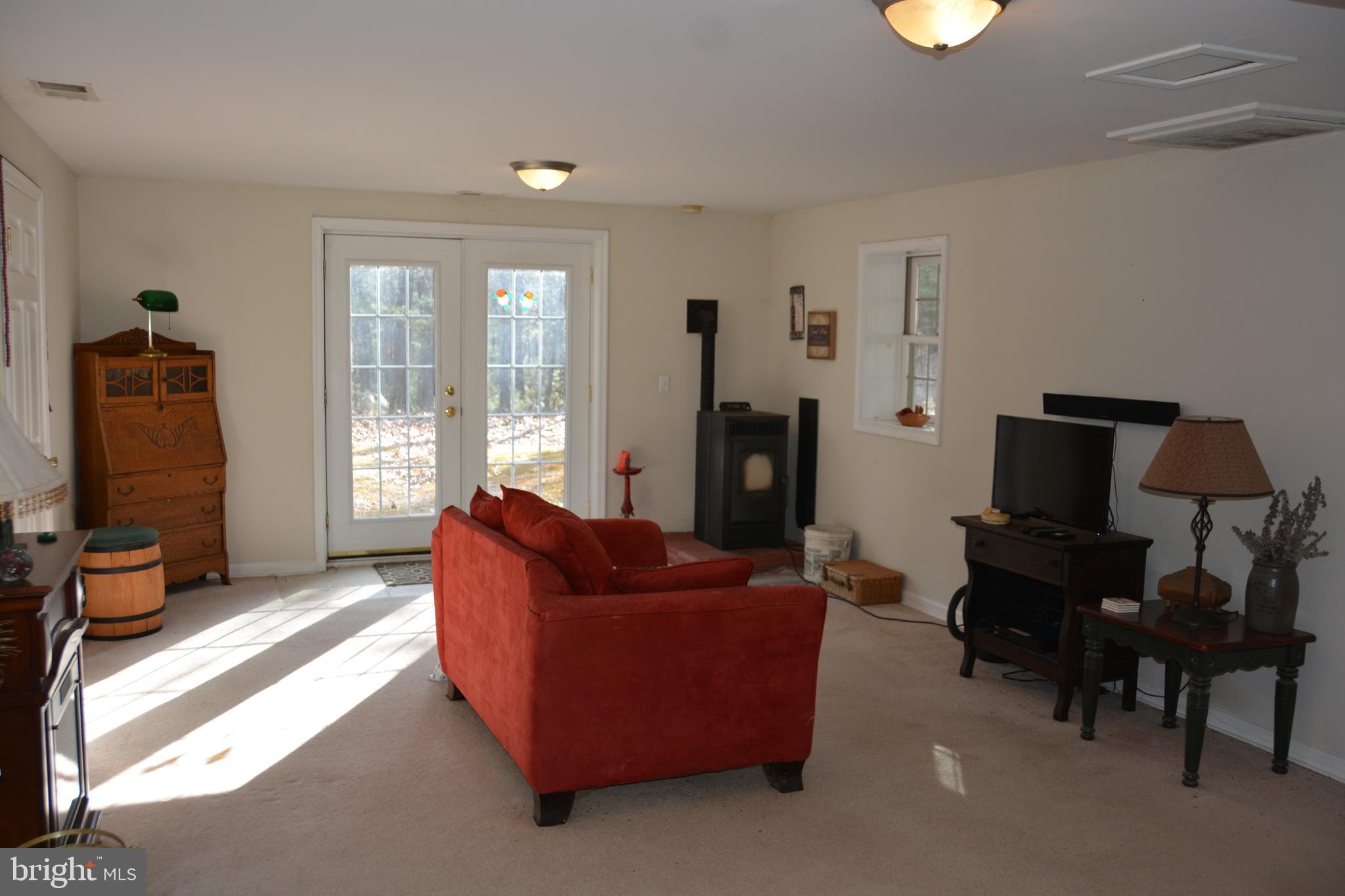 QUAKER WOODS - Residential