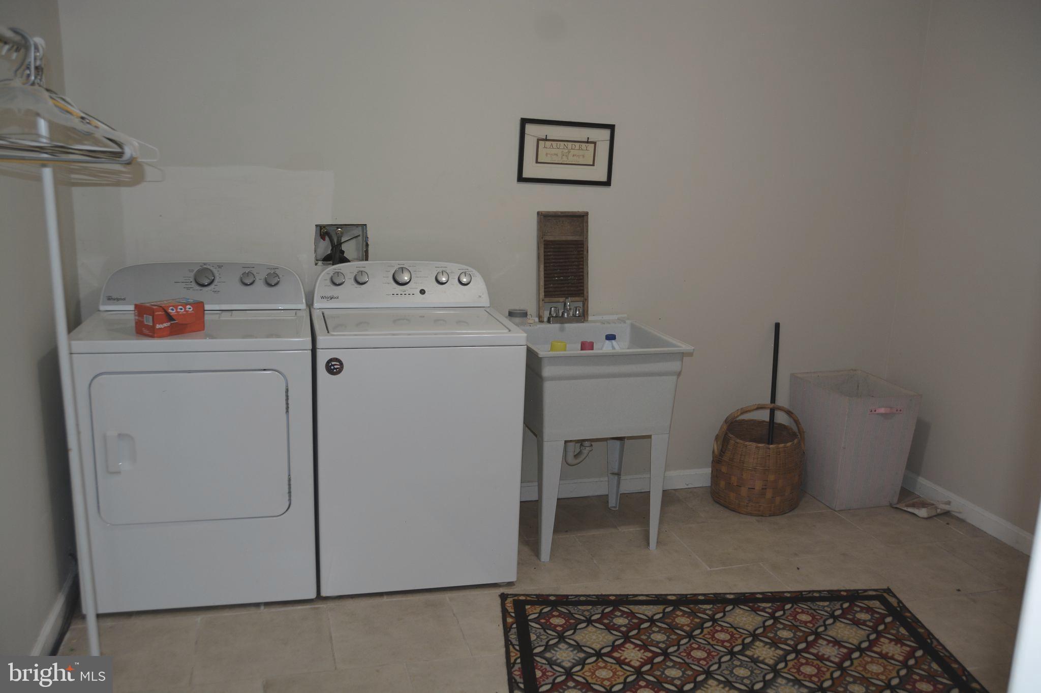 QUAKER WOODS - Residential