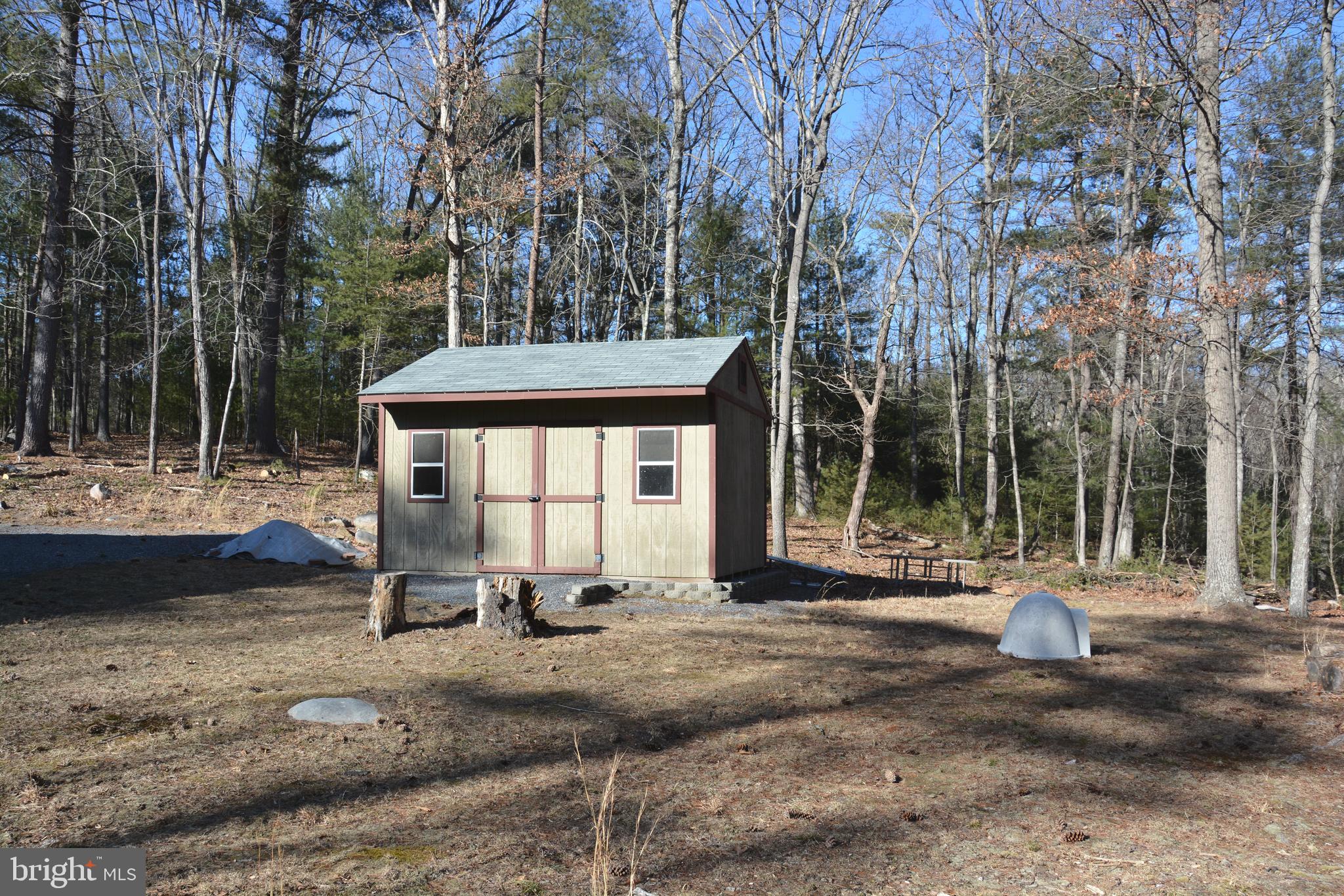 QUAKER WOODS - Residential