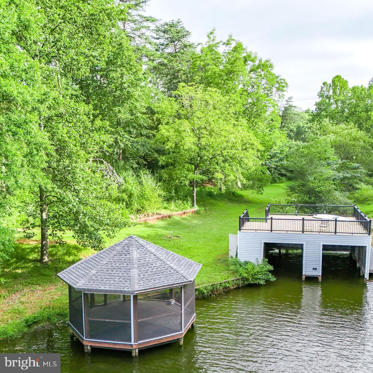 BEAR TREE COVE - Residential