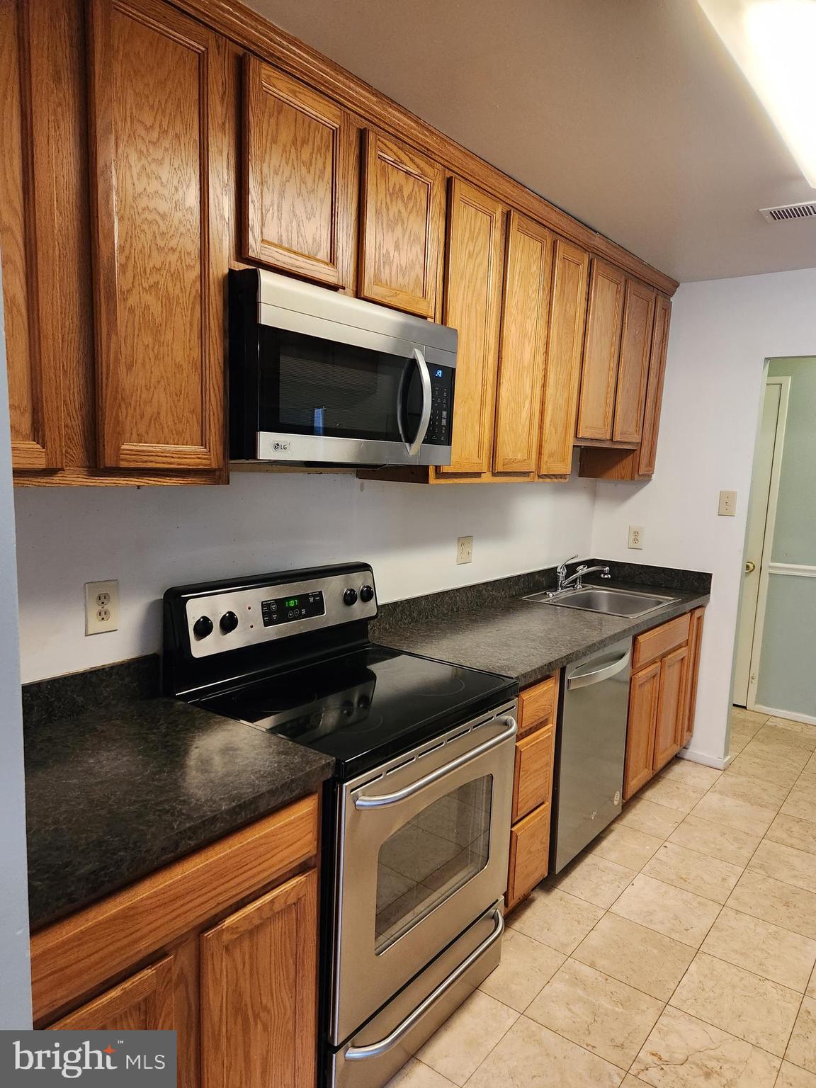 JEFFERSON MEWS - Residential