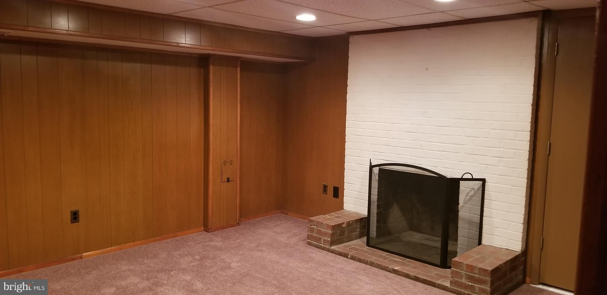 FAIRVIEW - Residential Lease