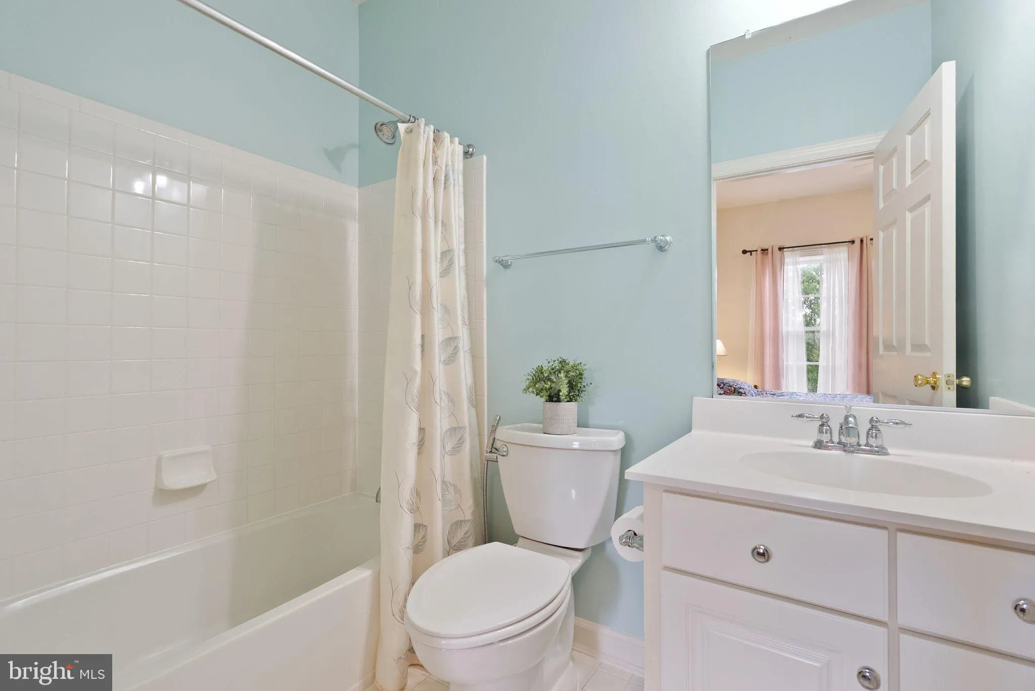 Gainesville, Virginia 20155, United States, 4 Bedrooms Bedrooms, ,5 BathroomsBathrooms,Residential,Active,109098