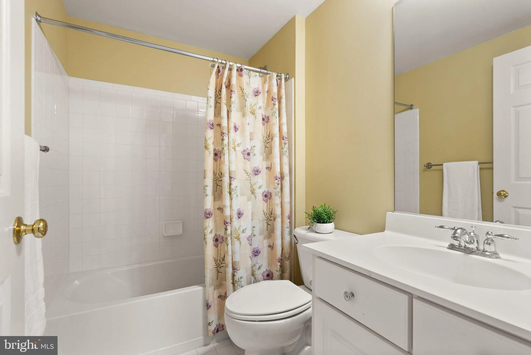 Gainesville, Virginia 20155, United States, 4 Bedrooms Bedrooms, ,5 BathroomsBathrooms,Residential,Active,109098