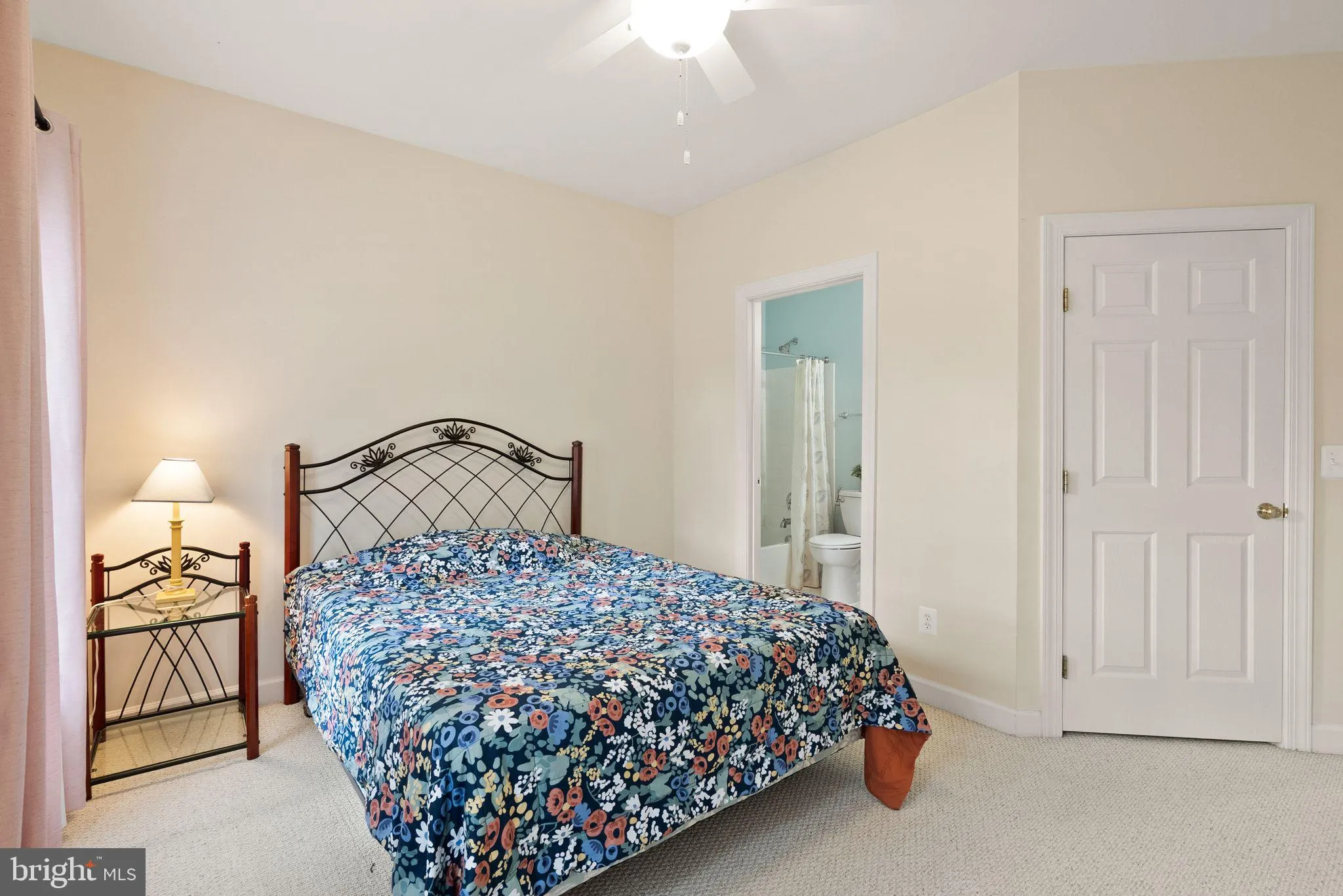 Gainesville, Virginia 20155, United States, 4 Bedrooms Bedrooms, ,5 BathroomsBathrooms,Residential,Active,109098