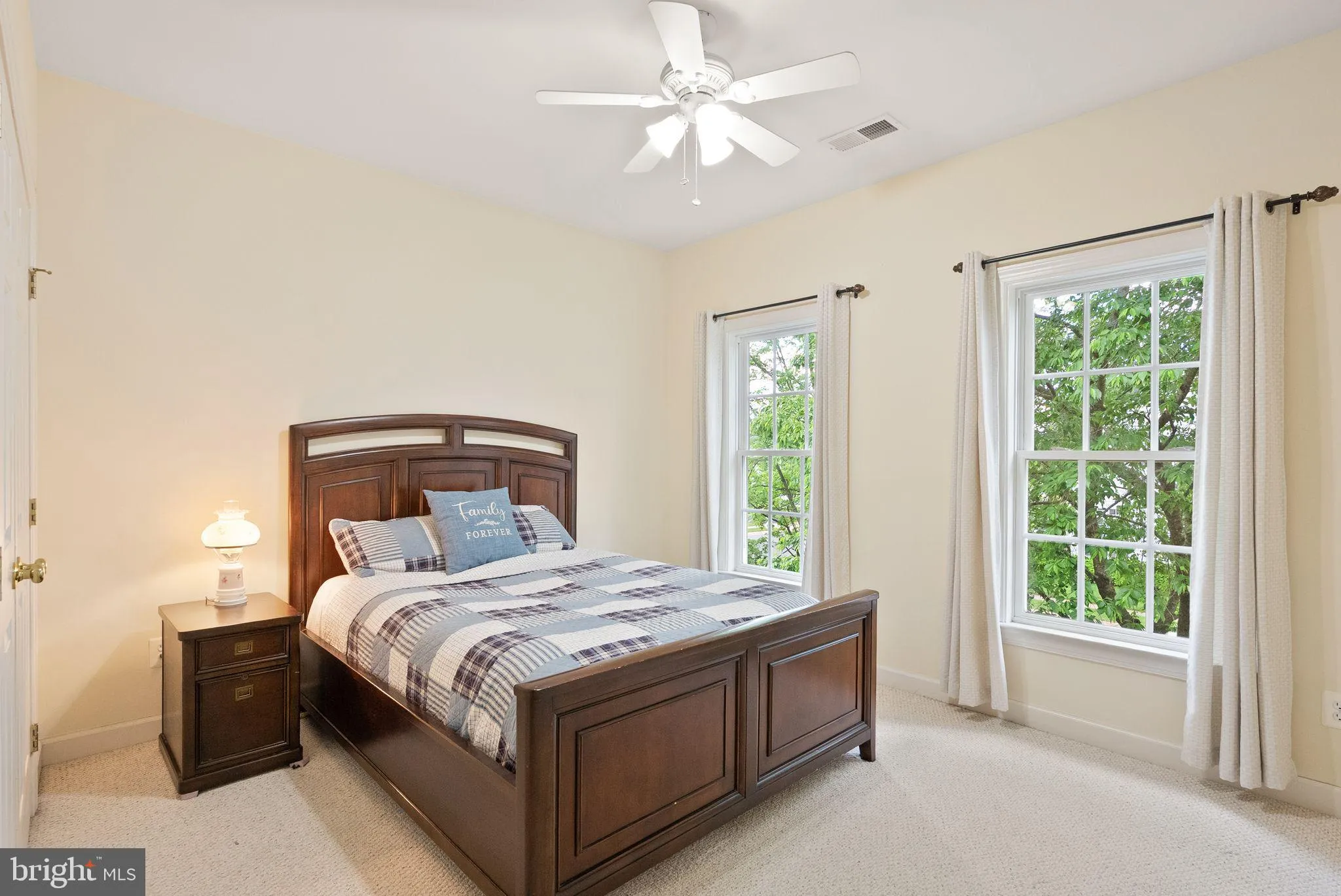 Gainesville, Virginia 20155, United States, 4 Bedrooms Bedrooms, ,5 BathroomsBathrooms,Residential,Active,109098