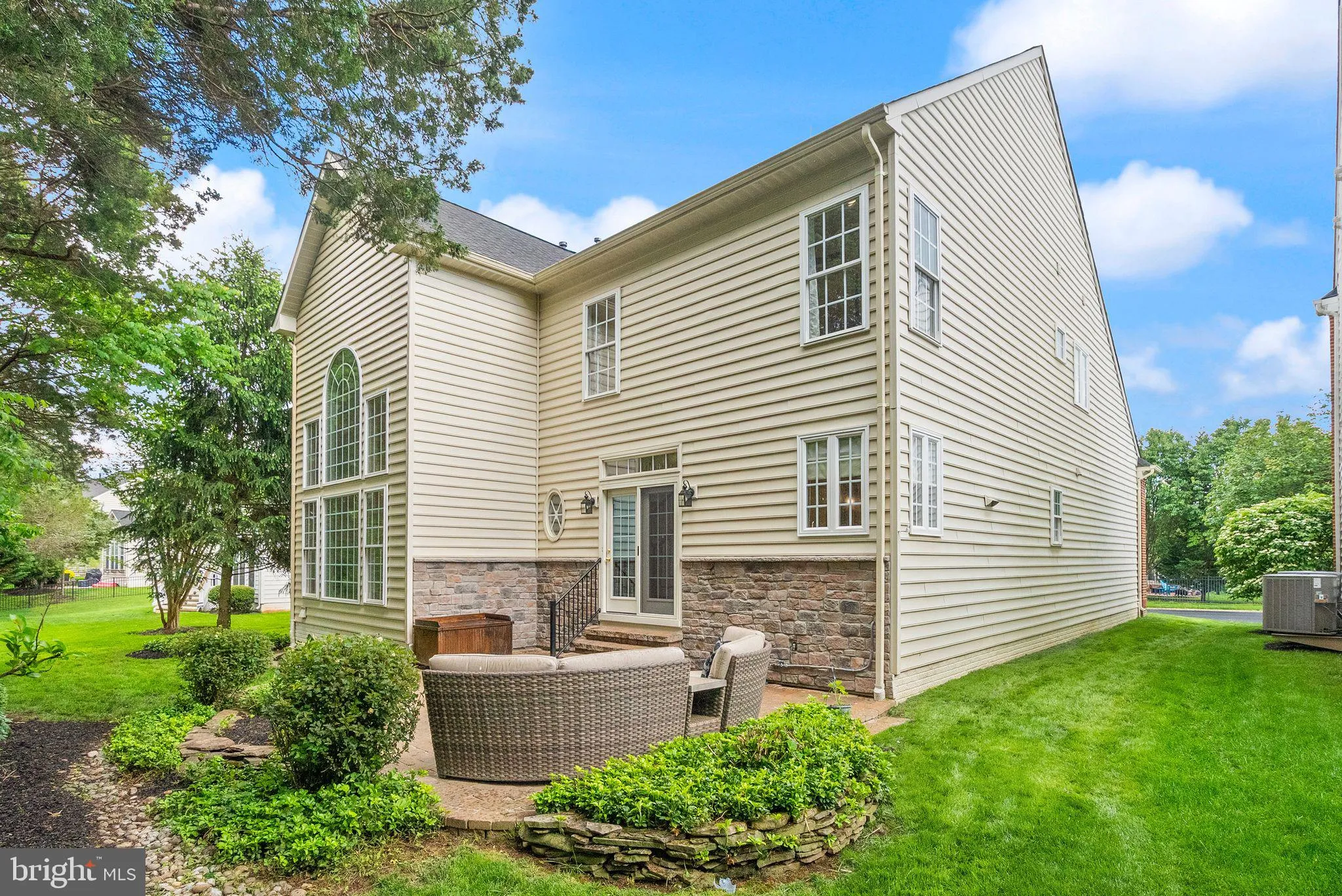 Gainesville, Virginia 20155, United States, 4 Bedrooms Bedrooms, ,5 BathroomsBathrooms,Residential,Active,109098