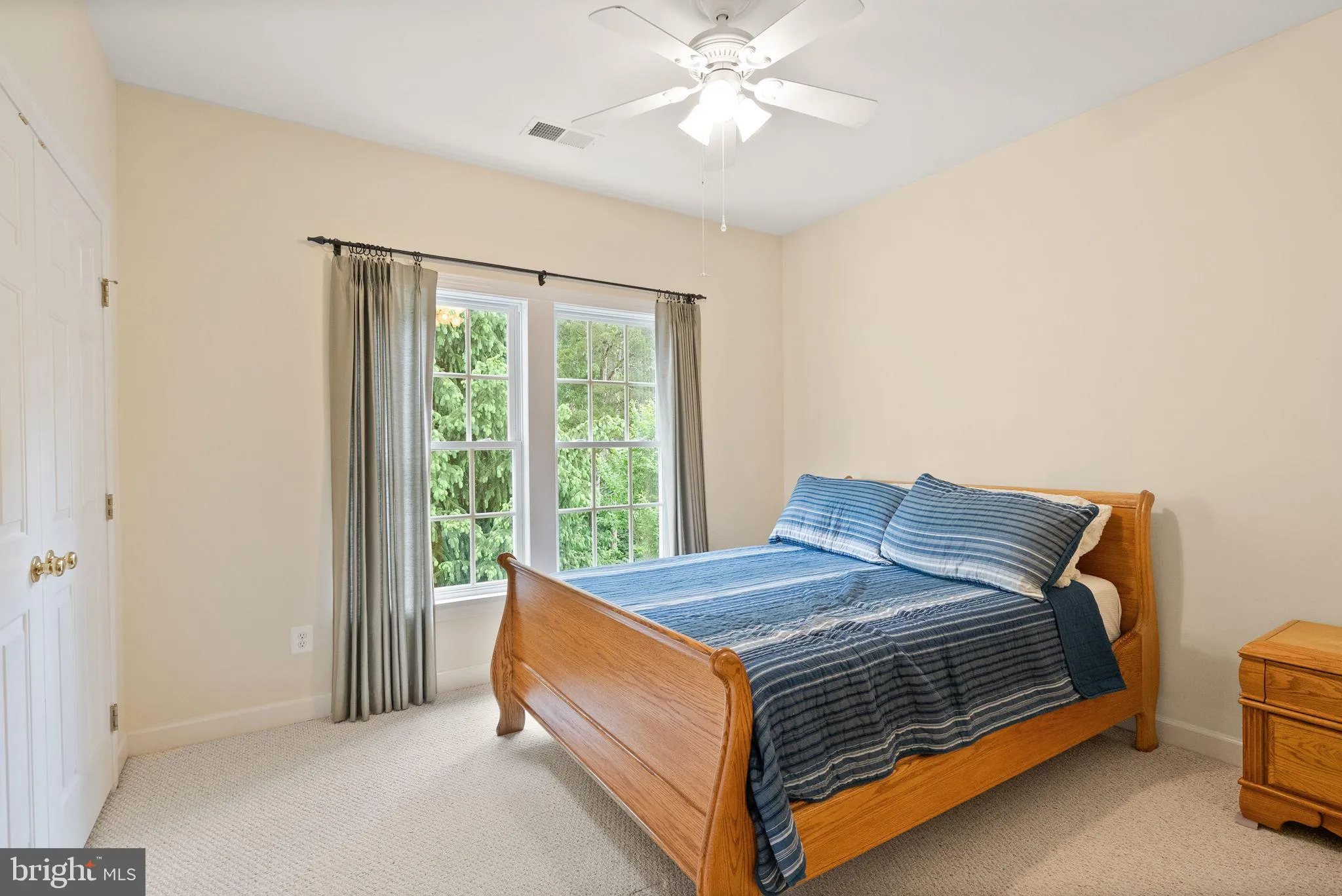 Gainesville, Virginia 20155, United States, 4 Bedrooms Bedrooms, ,5 BathroomsBathrooms,Residential,Active,109098