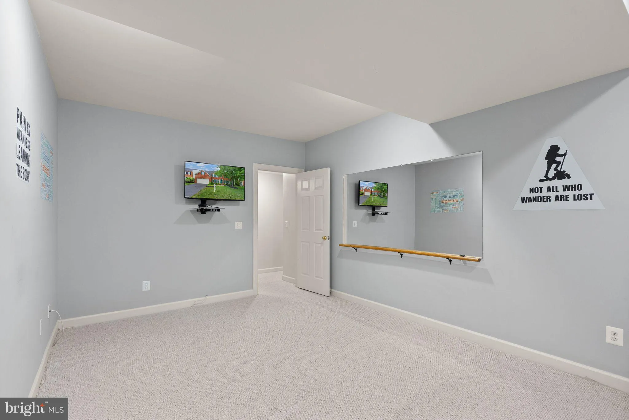 Gainesville, Virginia 20155, United States, 4 Bedrooms Bedrooms, ,5 BathroomsBathrooms,Residential,Active,109098