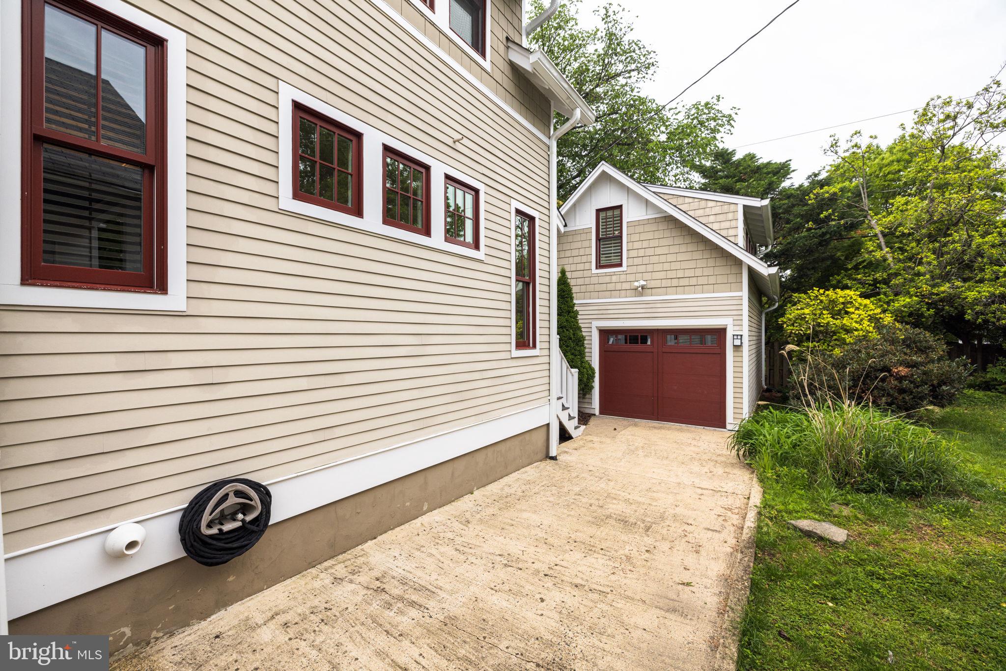 LYON VILLAGE - Residential