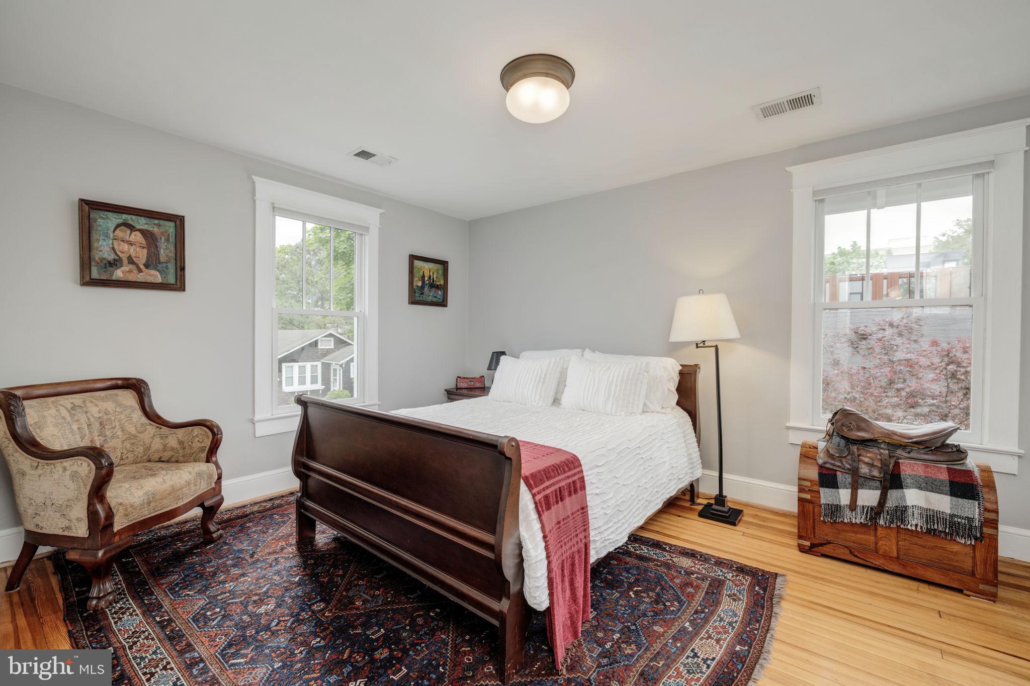 LYON VILLAGE - Residential