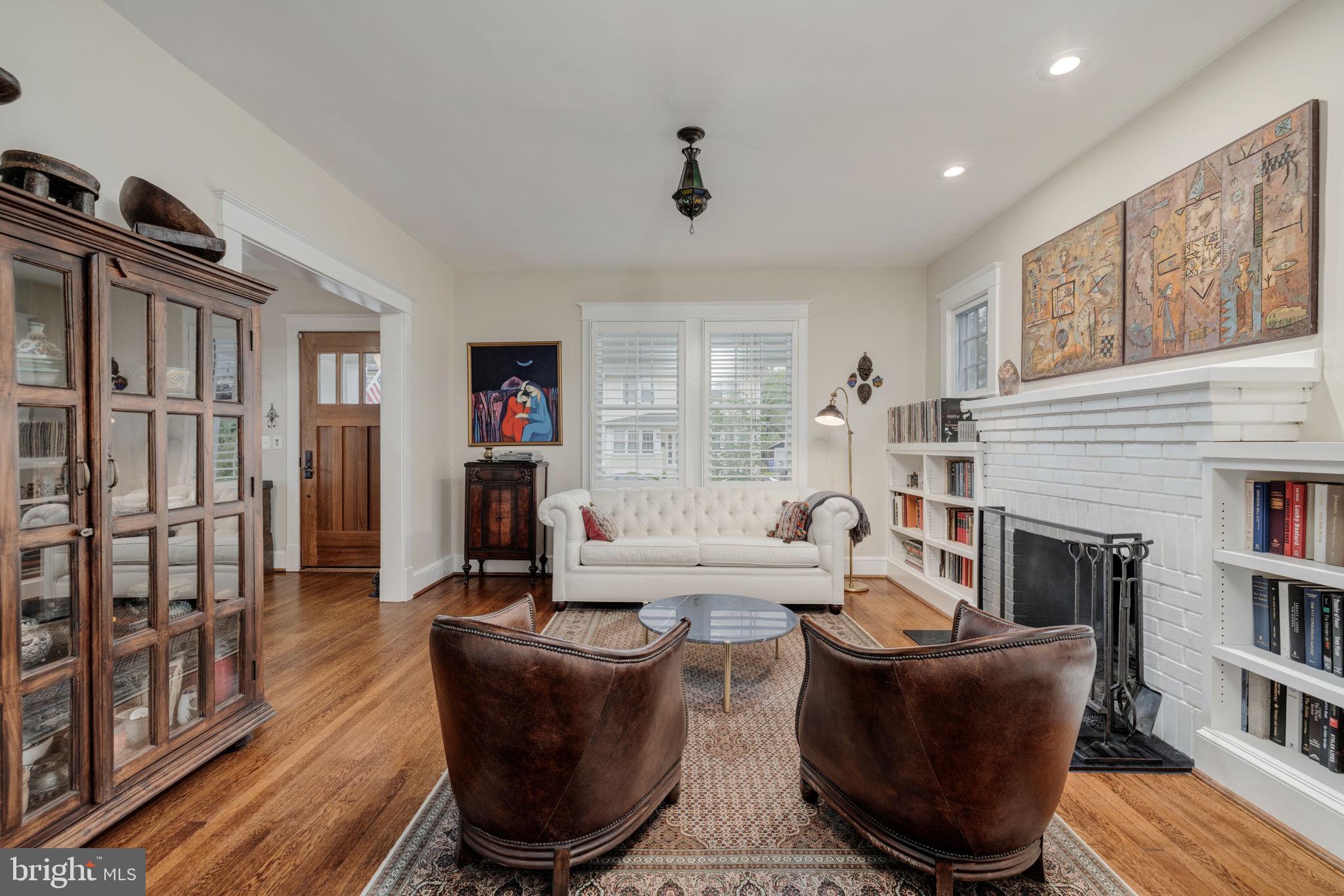 LYON VILLAGE - Residential