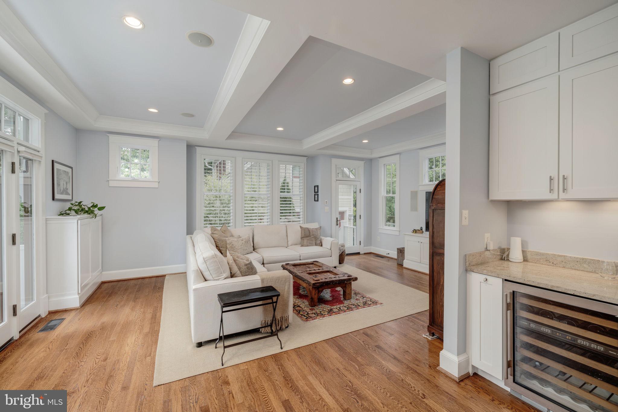 LYON VILLAGE - Residential