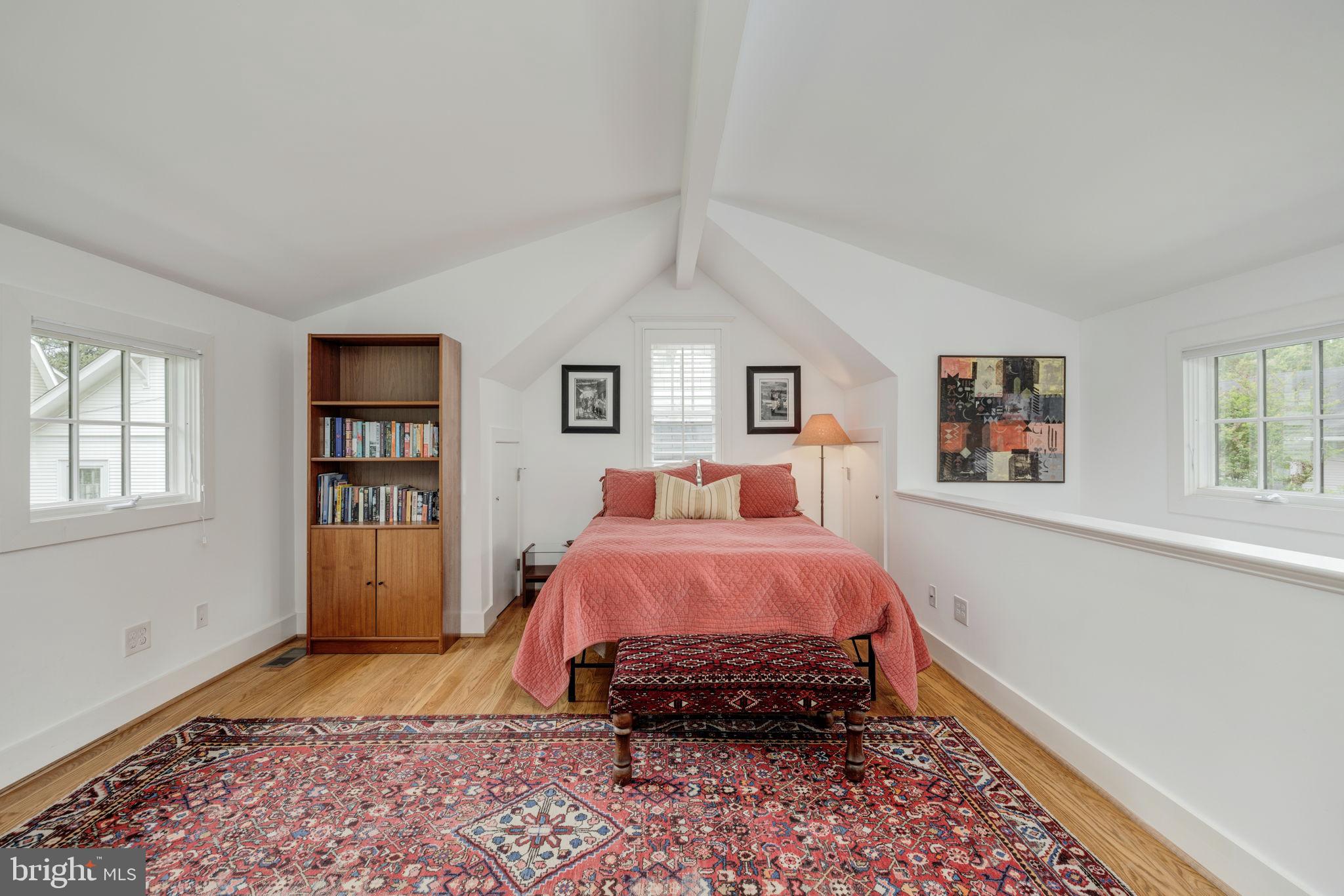 LYON VILLAGE - Residential