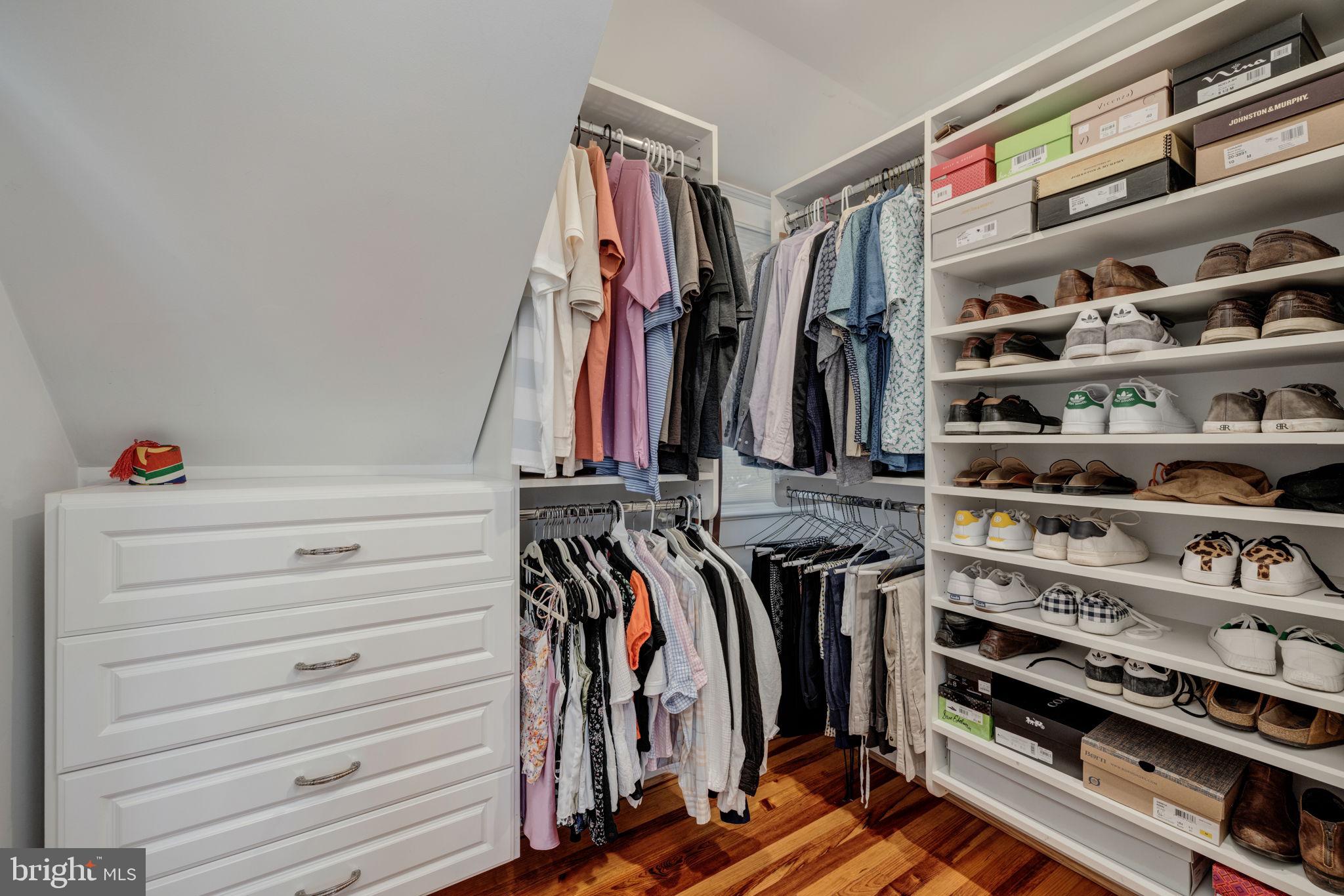 LYON VILLAGE - Residential