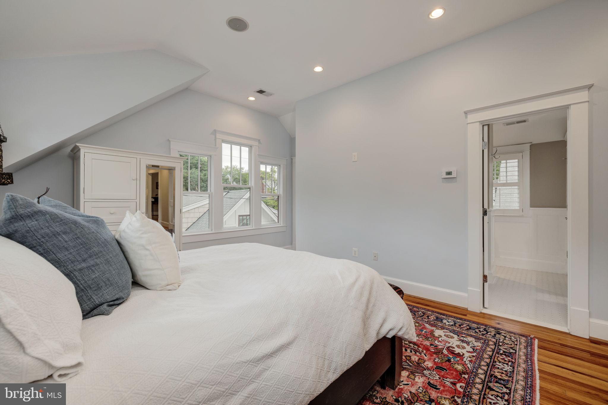 LYON VILLAGE - Residential