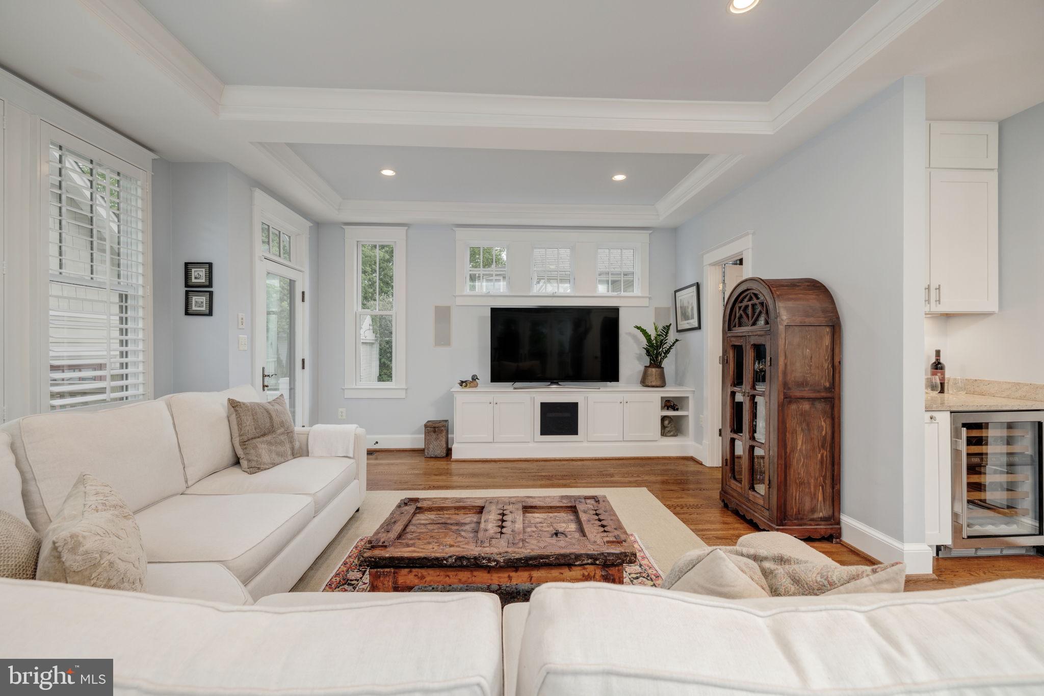 LYON VILLAGE - Residential