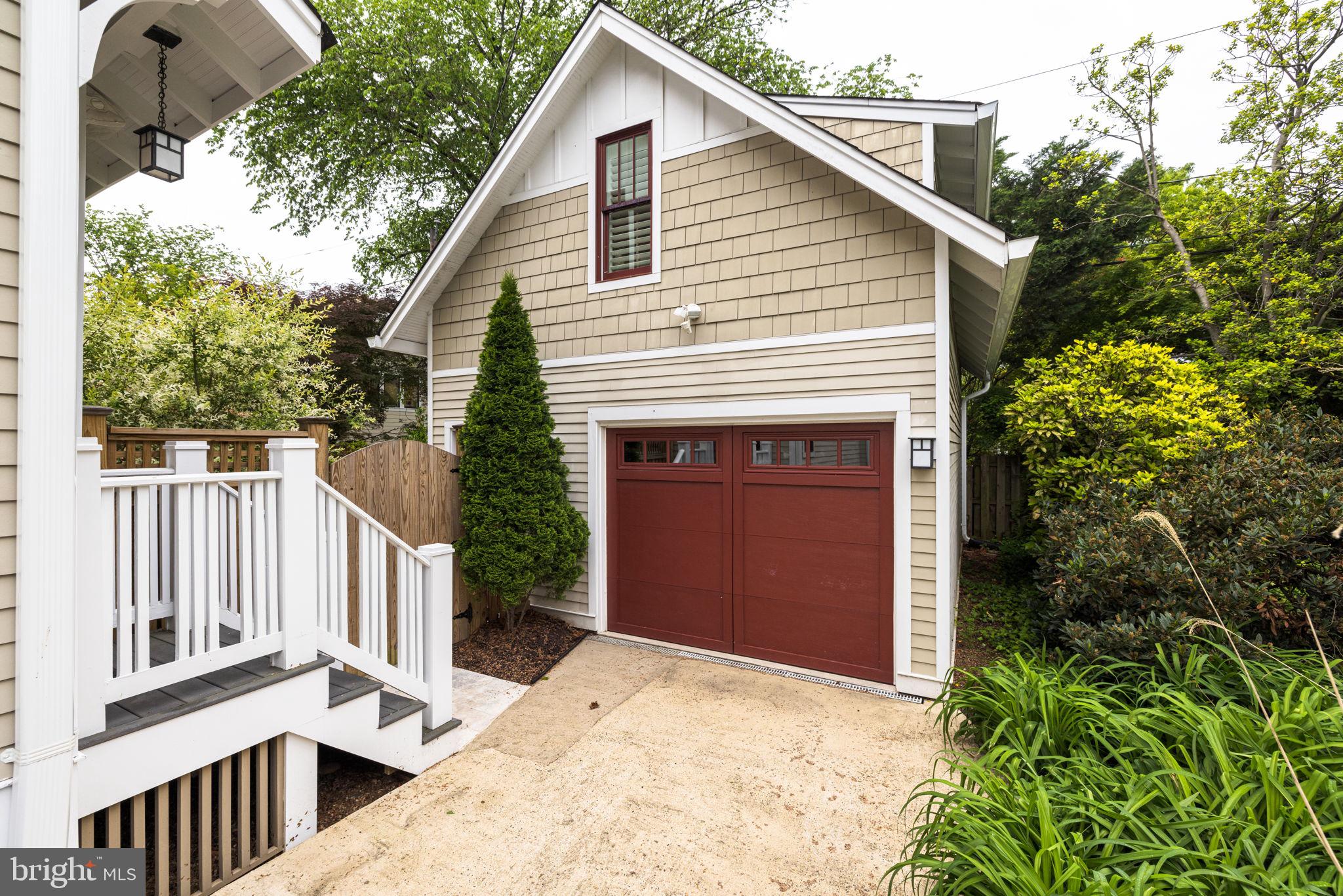 LYON VILLAGE - Residential