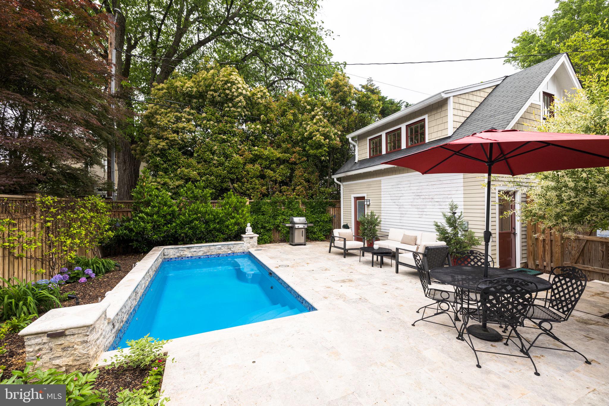 LYON VILLAGE - Residential