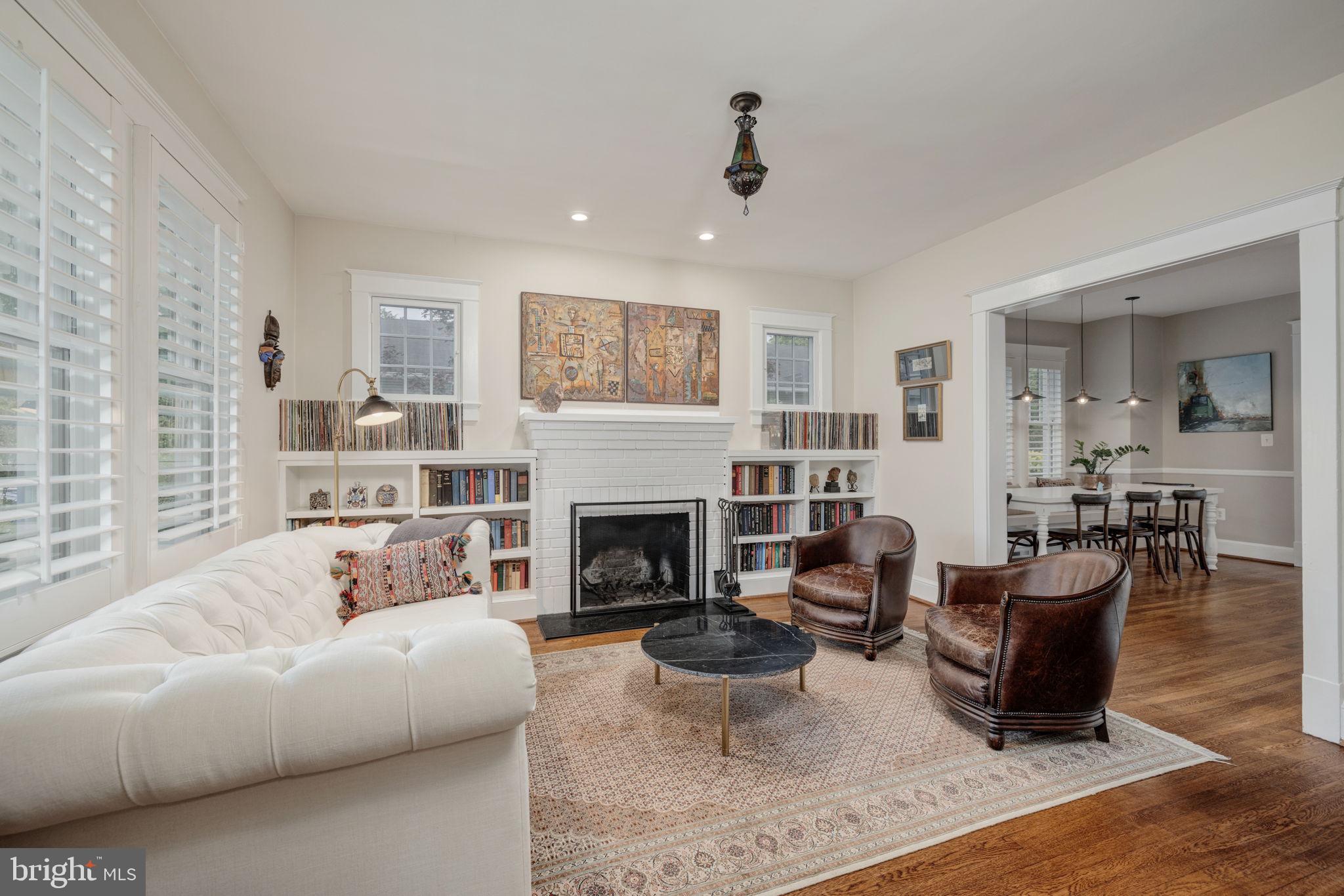 LYON VILLAGE - Residential