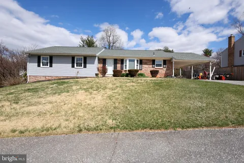 8709 Hawkins Creamery Road, Gaithersburg, MD MLS: MDMC2171048