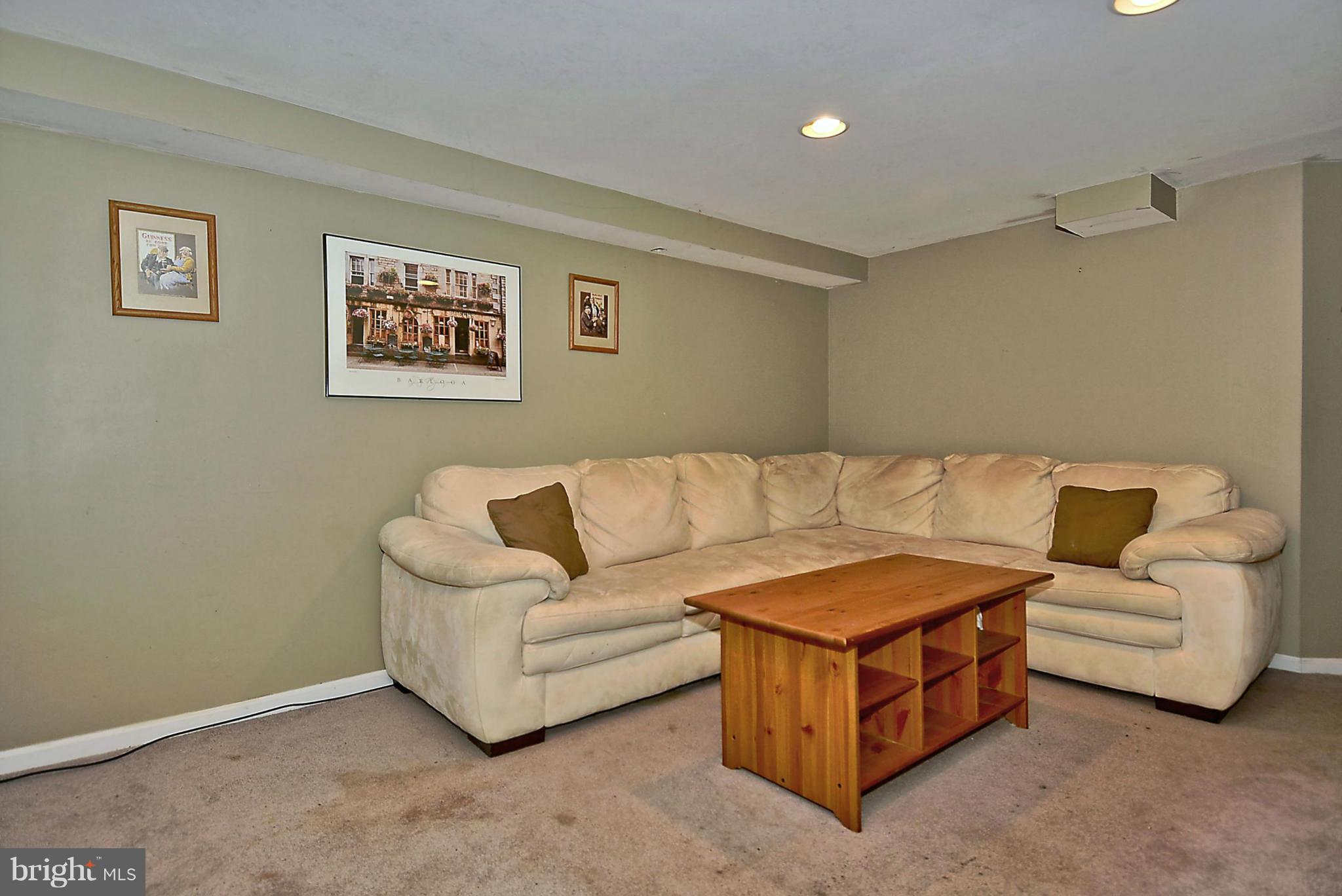 CHESTNUT HILLS - Residential