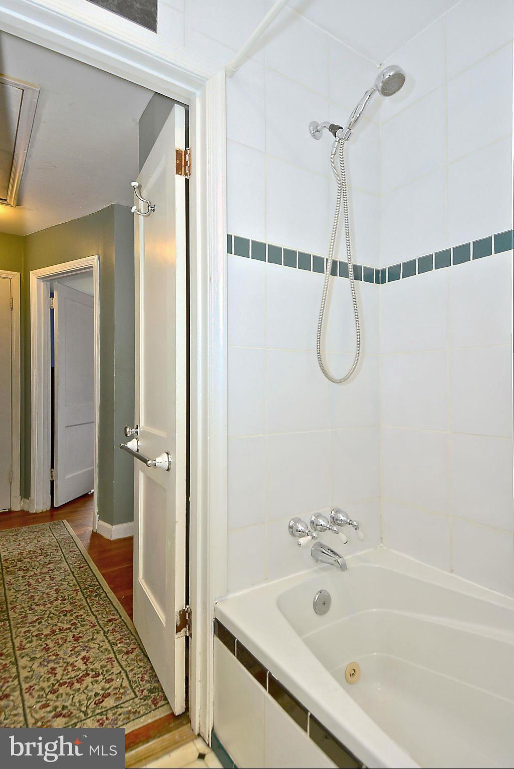 CHESTNUT HILLS - Residential