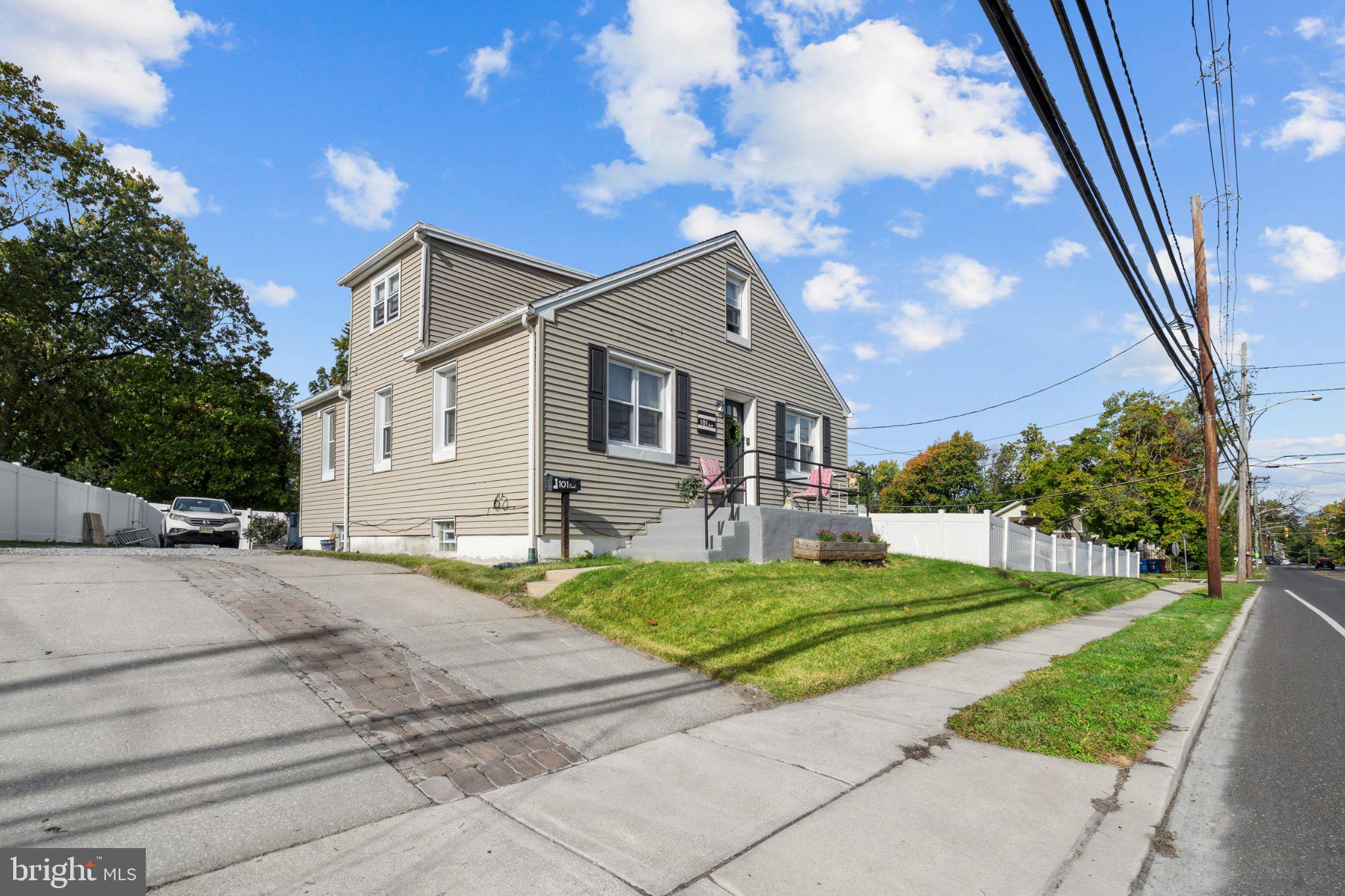 101 S WARWICK ROAD