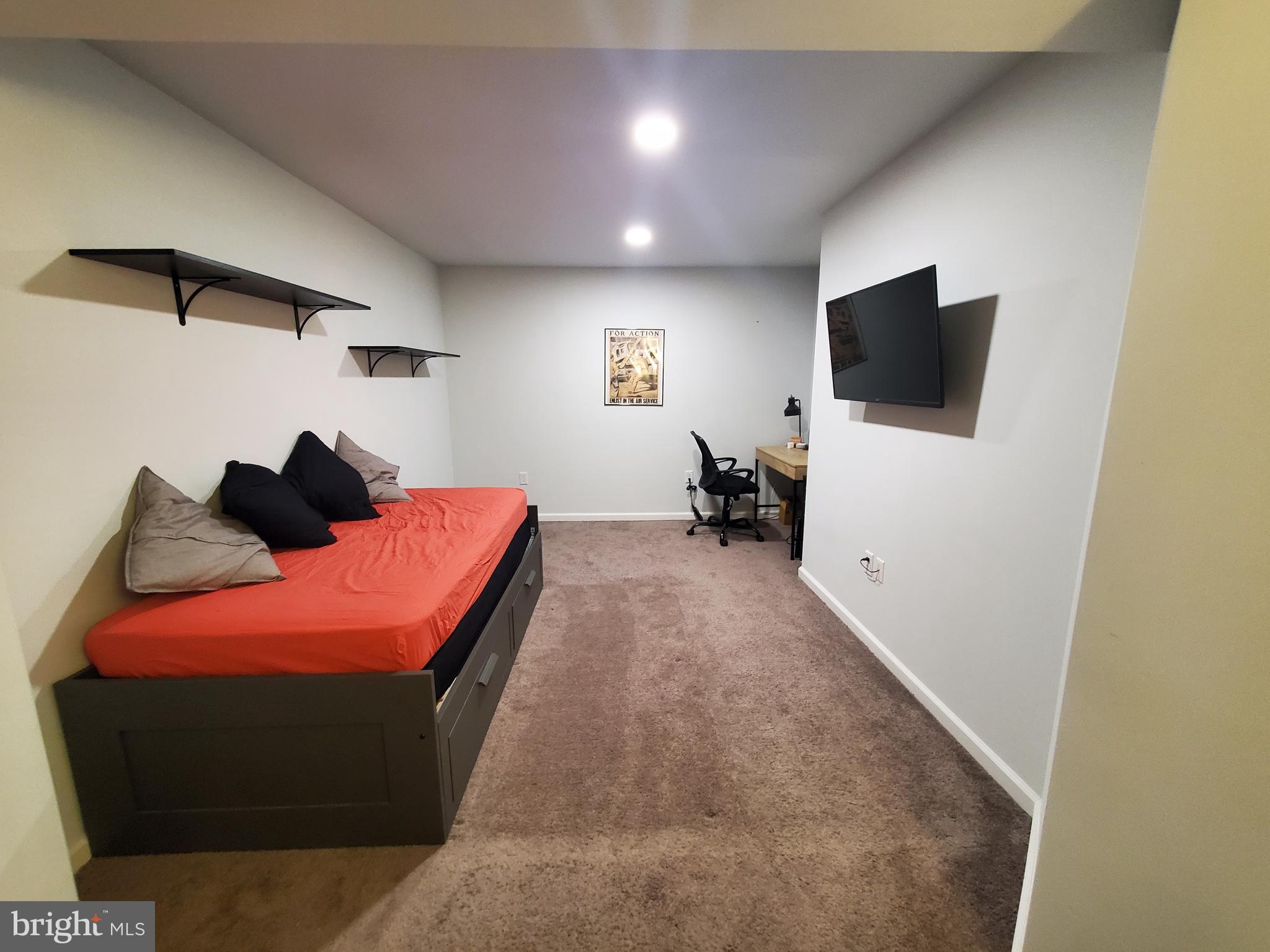 BROOK POINT - Residential