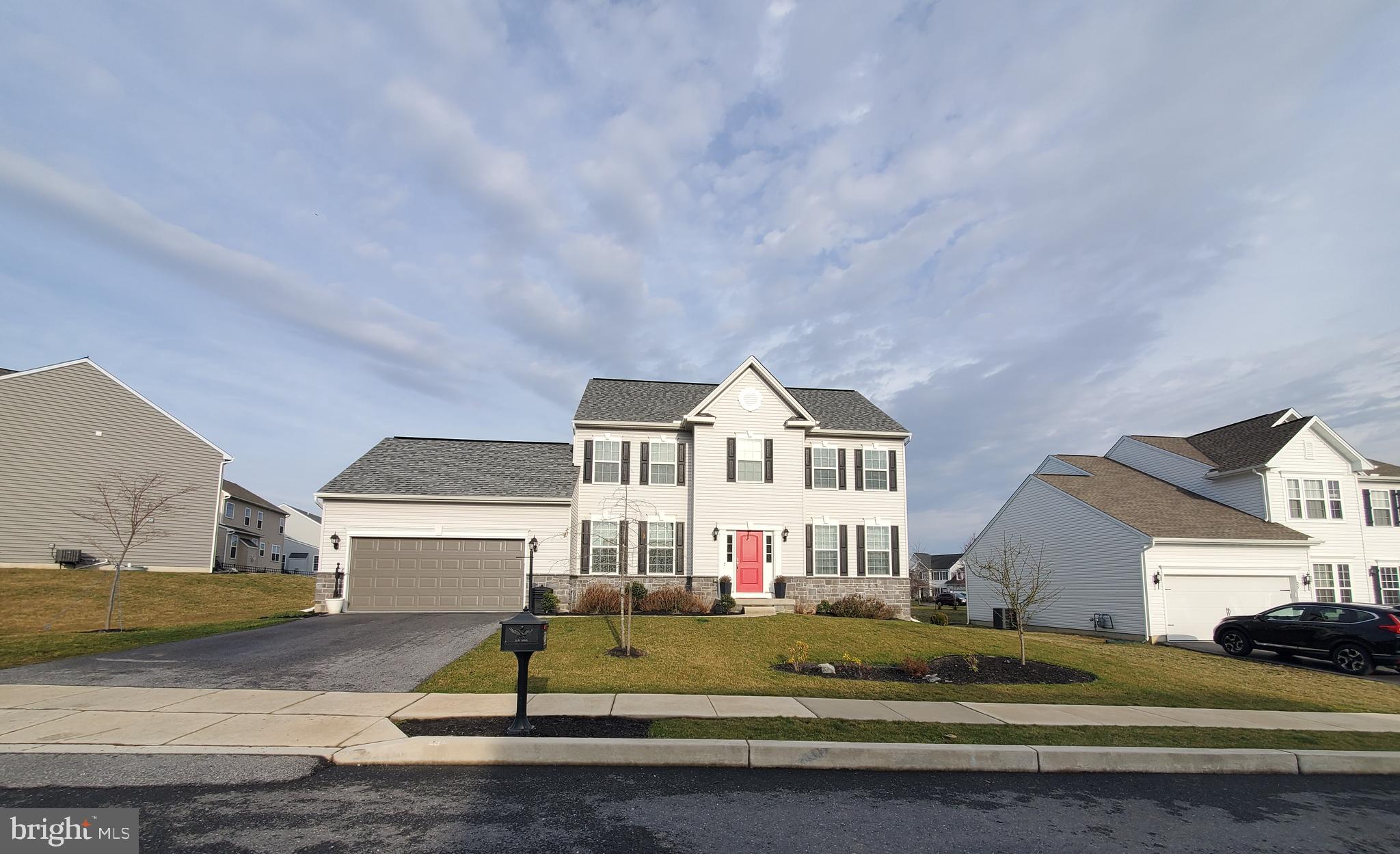 BROOK POINT - Residential